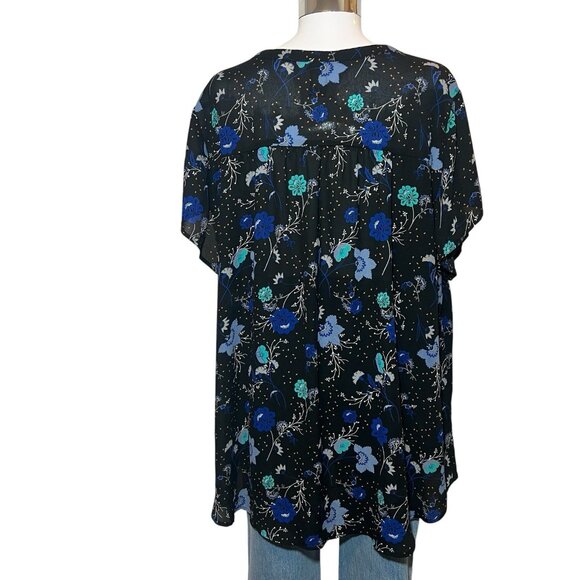 Torrid 2 Blouse Women's Floral Short Sleeve V-Neck Plus Size 2X Black Blue - Picture 2 of 7